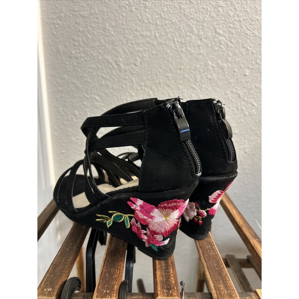 Women's Black Suede Floral Embroidery Wedge Zip Shoes Strap Sz 8.5 Fairy Goth